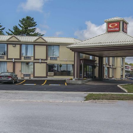 Econo Lodge Orillia Exteriör bild