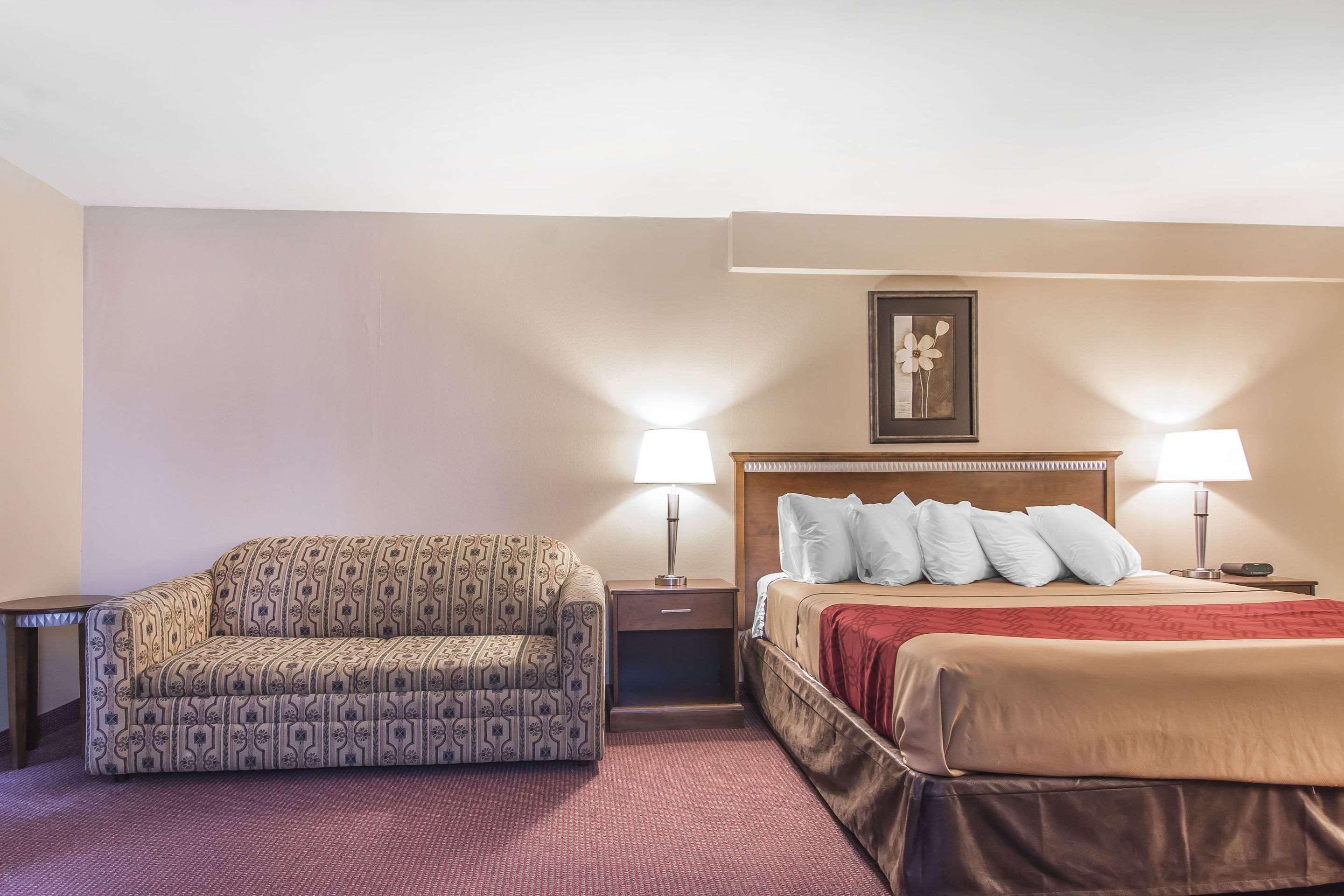 Econo Lodge Orillia Exteriör bild