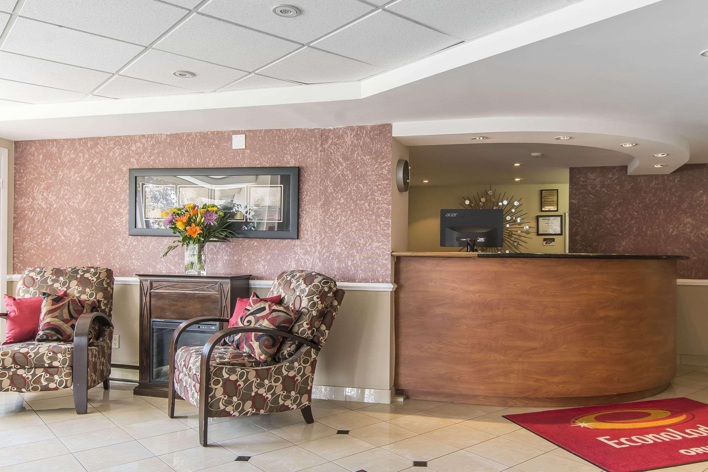 Econo Lodge Orillia Exteriör bild