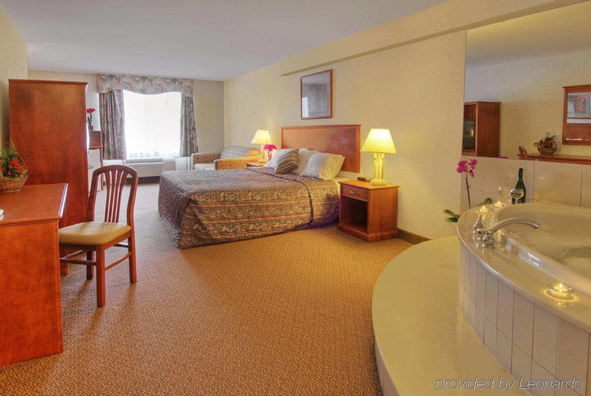 Econo Lodge Orillia Exteriör bild